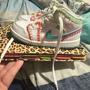 Jordan mid 1 size 9c toddler